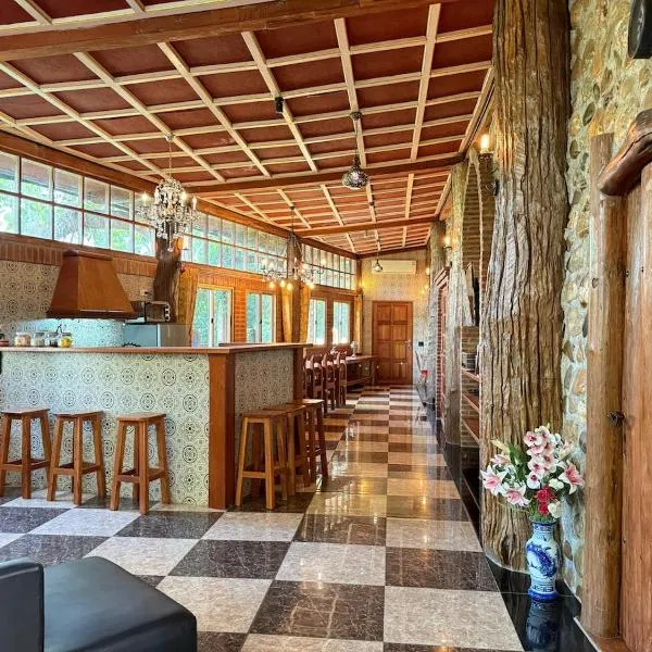 Villa Wolfsbau, hotel in Pai
