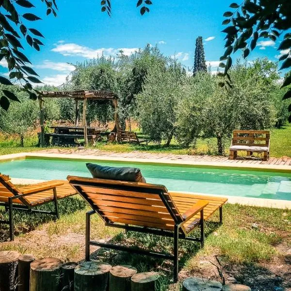 cabaña la olivia, hotel in Lunlunta