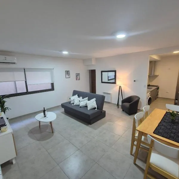 Departamento entero Nuevo en Mendoza, hotel v destinaci Godoy Cruz