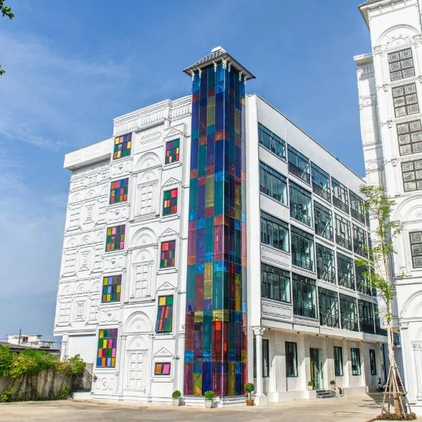Bear & Bird Hotel โรงแรม แบร์ แอนด์ เบิร์ด, hotel en Surat Thani