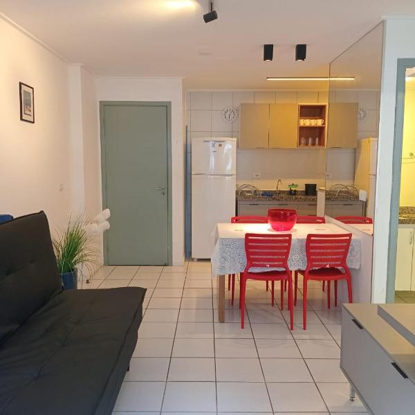 NA BEIRA MAR DE PAJUCARA- EDIF NEO- APARTAMENTO QUARTO E SALA - POSSUI VARANDA- VISTA LATERAL DO MAR-RUA JULIO PLECH FILHO 60 ESQUINA COM AVENIDA DOUTOR ANTONIO GOUVEIA - CONSUMO ELETRICO É PAGO No CKECK-OUT - 1 KWH É 1,35 REIAS - TEM TELA DE PROTEÇÃO - Foto 4