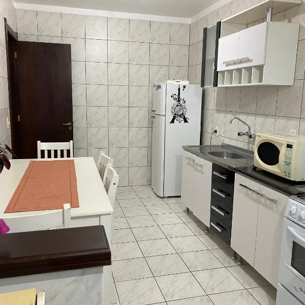 Hospede-se na Rua mais Charmosa e Visitada de Canela , aqui ninguém fica pra trás , traga seu Pet garagem fechada , faça tudo a pé , ideal para famílias e casais - Foto 4