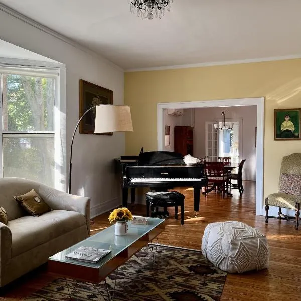 Historic Oakpark Home, hotel in Samuel A Rothermel Houses
