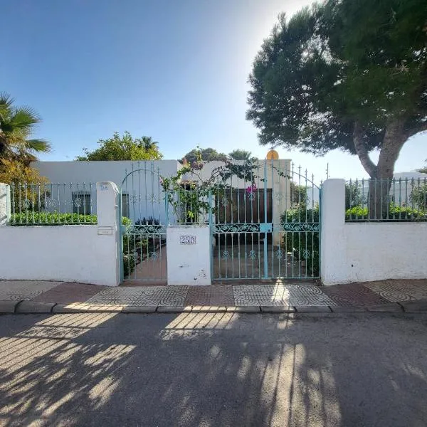 Casa Nieves, hotel en Roquetas de Mar