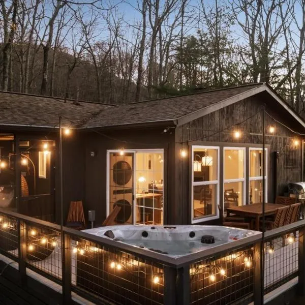 Hygge mountain retreat with stunning views, hotel in New Market