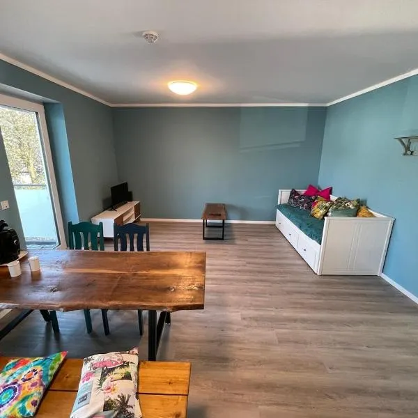 Zentrale Neubauwohnung mit Balkon, khách sạn ở Polch