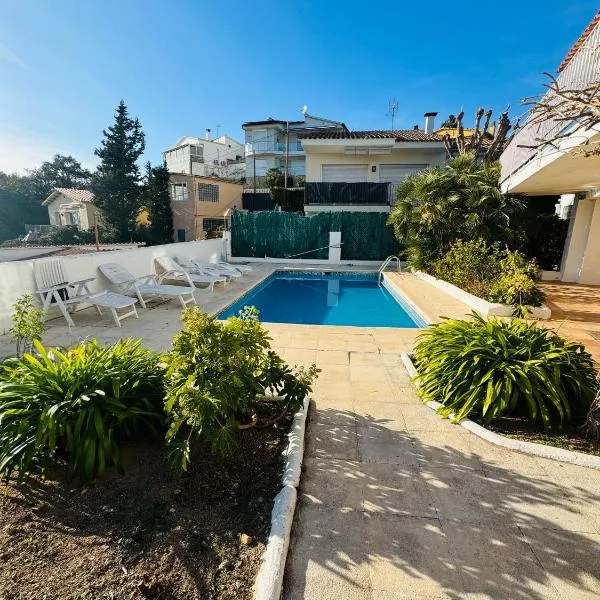Exclusiva casa con vistas despejadas al mar y piscina privada, hotel v destinaci Lloret de Mar