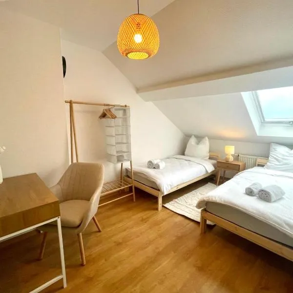 RAHA Apartments - Ihr Rückzugsort mit Panoramablick - HBF - Vollausstattung - Privat Parkplatz, hotel in Erfurt