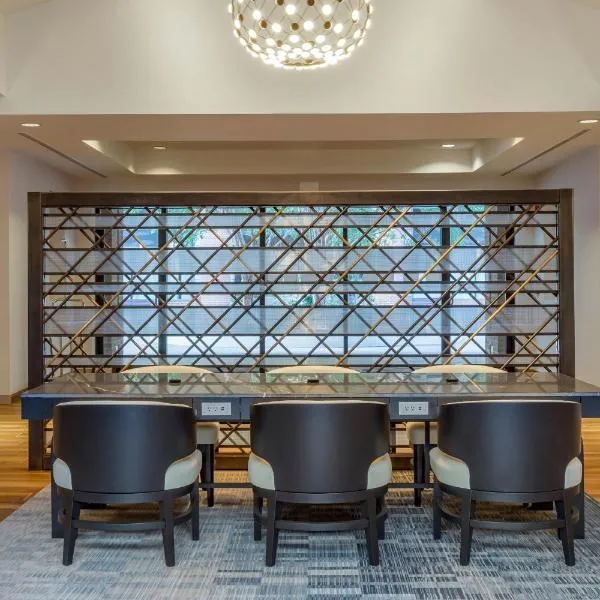 Sheraton Suites Old Town Alexandria, khách sạn ở Alexandria