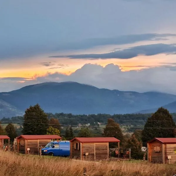 Camp The sunrise hill, hotel v destinaci Pivka