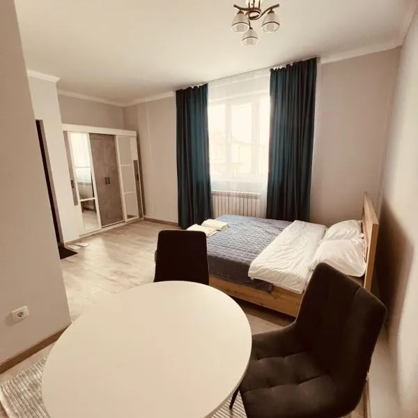 Zhetysu Apartment on Sayahat, hotel in Almaty