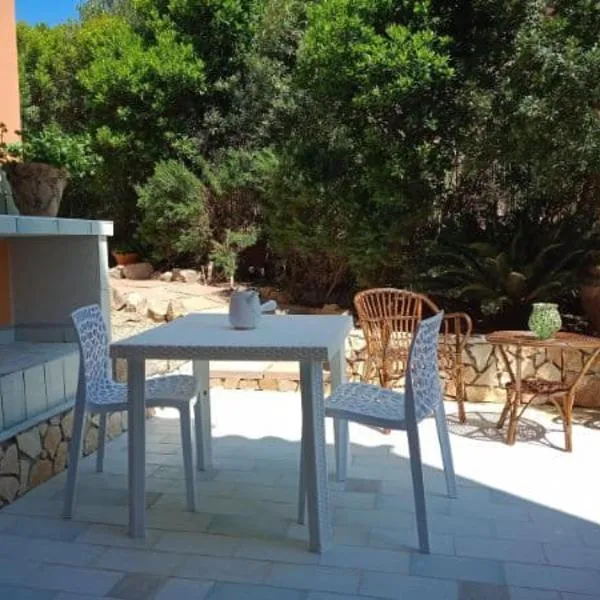 Monolocale Il Corbezzolo, hotel v destinaci Santa Teresa Gallura