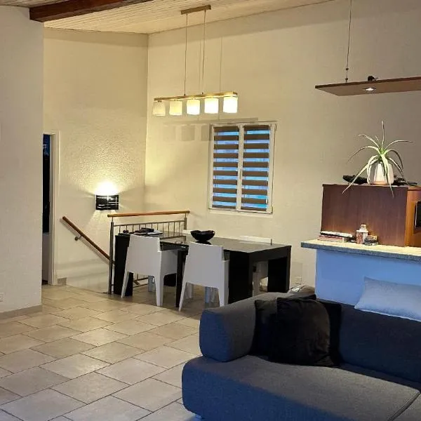 Joli Appartement terrasse Montreux, hotell sihtkohas Clarens
