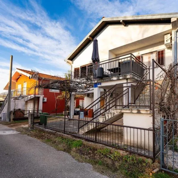 Lovely Apartment In Gornji Karin, hotel in Gornji Karin