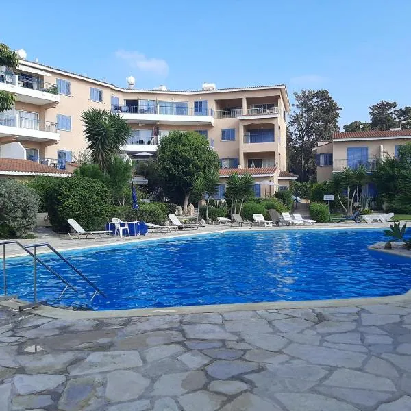 H&O Poolside Maisonette at Paradise Gardens, Paphos، فندق في Paphos