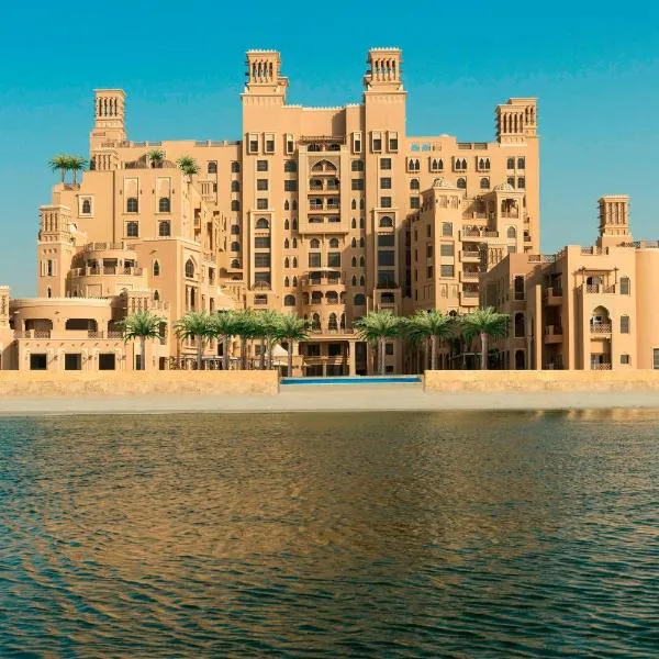 Sheraton Sharjah Beach Resort and Spa, hotel em Sharjah