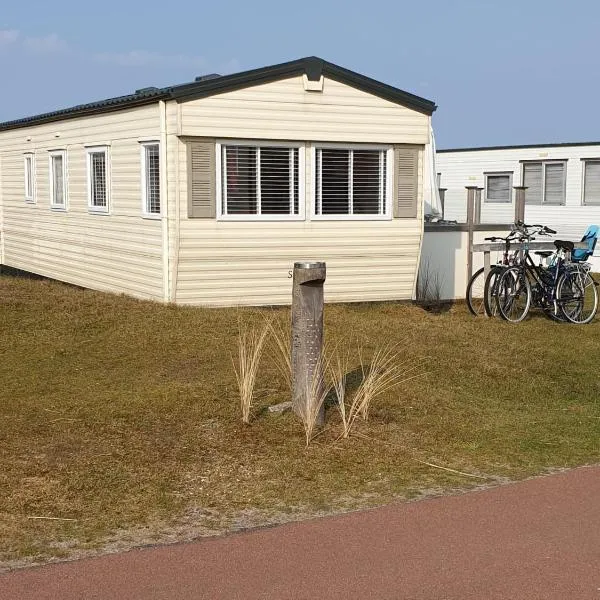 Stacaravan Duingras Ameland, hotel v destinaci Nes