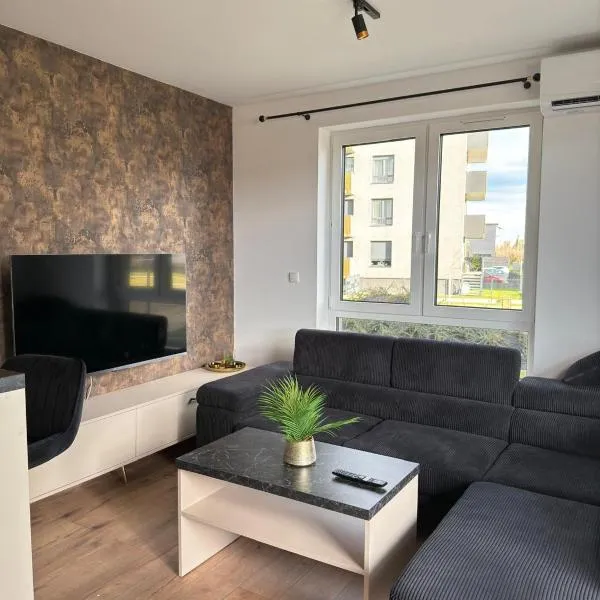 Stylowy apartament z ogródkiem i tarasem, hotel en Nysa