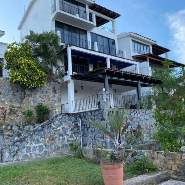 Villa La Loma, hotel v destinaci Ixtapa