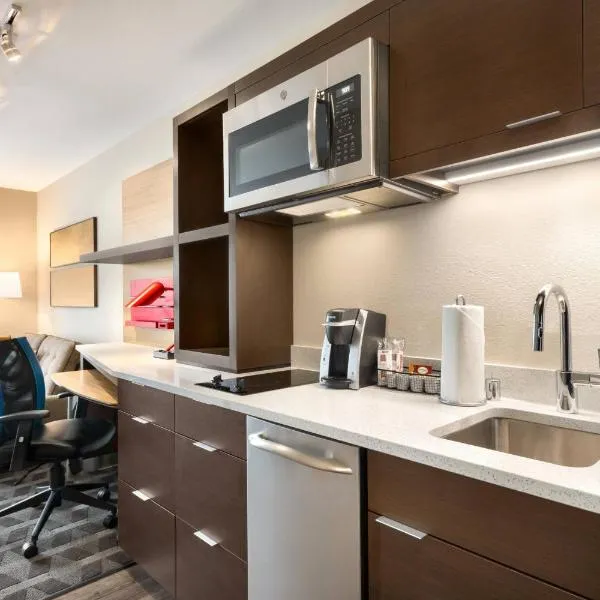 TownePlace Suites by Marriott Milwaukee Grafton, hotel in Grafton