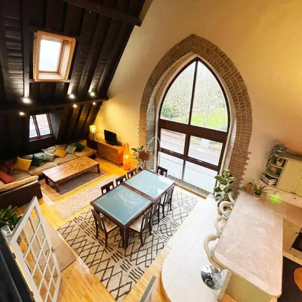 Unique Crystal Palace Park Church Conversion, hotel in London