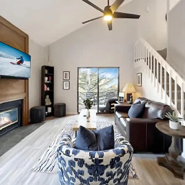Canyons Resort, Community Hot Tub Retreat, Slopes located steps away!, hotel in Park City
