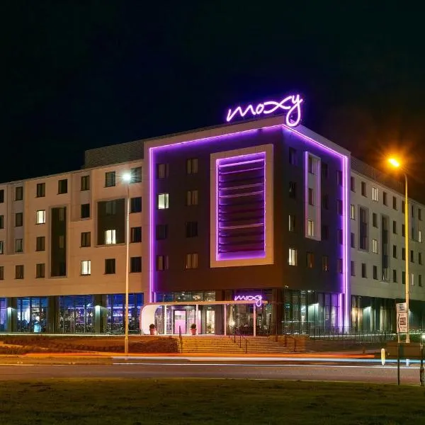 Moxy Edinburgh Airport, hotel in Ingliston