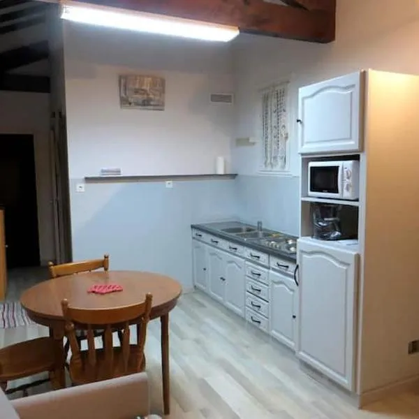 Appartement 4 personnes en propriété privée, hotel v destinaci Sillans