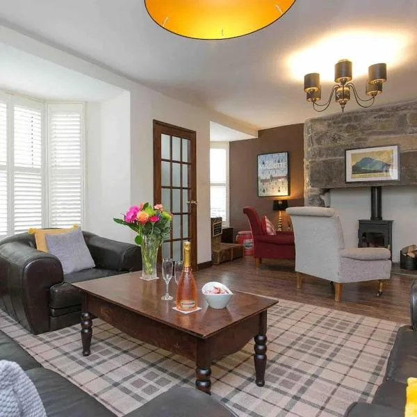 Awelon Holiday Cottage sleeps 10, Hot Tub, Log Burner, North Wales, Porthmadog, hotel en Porthmadog