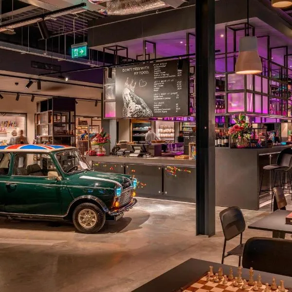 Moxy London Heathrow Airport, hotel v destinaci Hounslow
