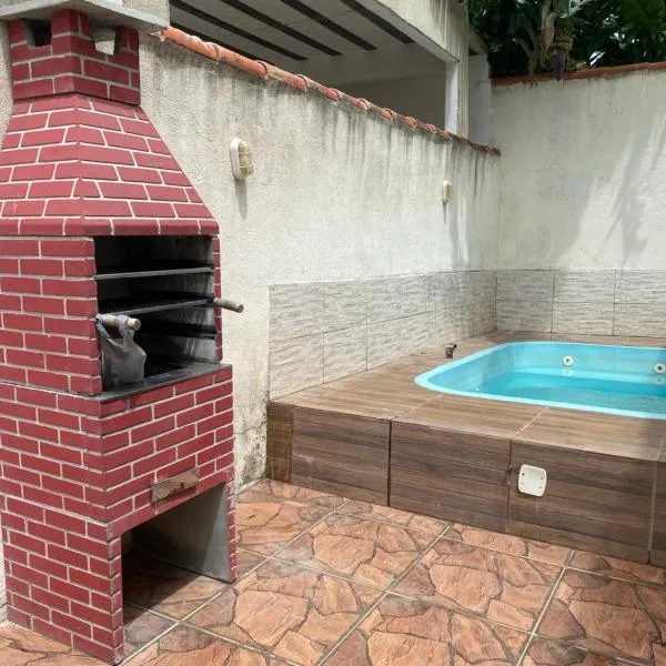 Casa com piscina e praia no fim da rua em Búzios, hotel in Armacao dos Buzios