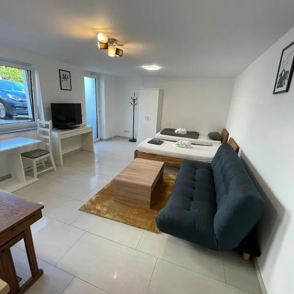 Tulip apartment with your private entrance, hotel v destinaci Baunatal