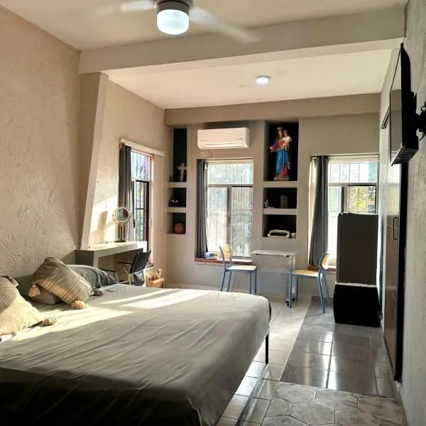 Habitaciones Dos Antonios, hotel em Puerto Vallarta