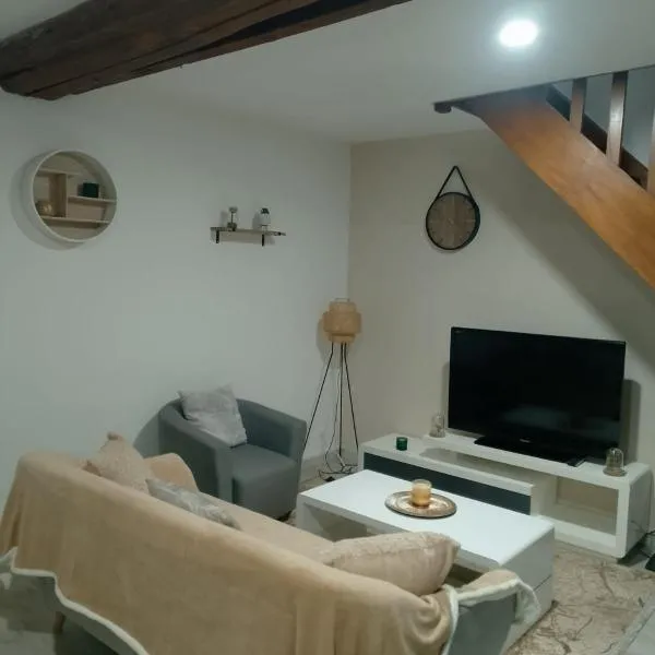 petite maison cosy, hotel v destinaci Auneau
