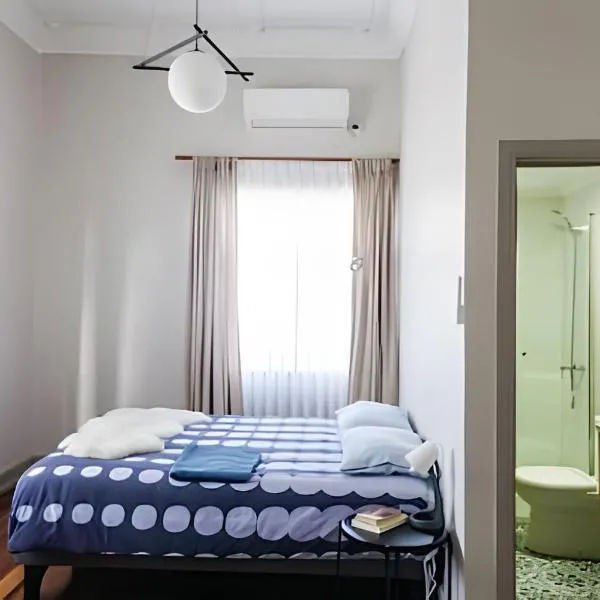 Habitación a orilla del río, hotel in Valdivia