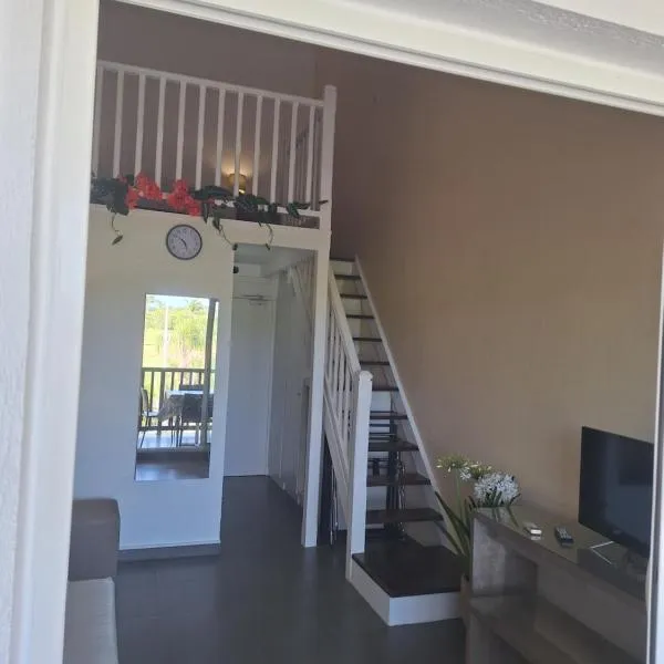Appartement Duplex Marine 5, hotel v destinaci Saint-François