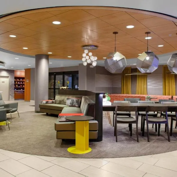 SpringHill Suites Cincinnati North Forest Park、スプリングデールのホテル