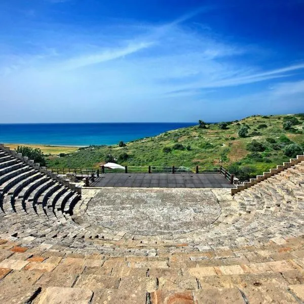 Lydia's Sea View - 2 bed House, ξενοδοχείο στην Επισκοπή Λεμεσού