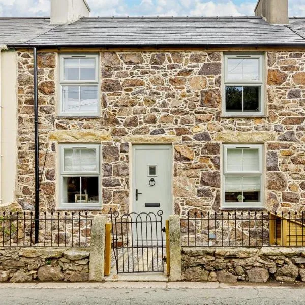 Ty Fin Cottage with Hot Tub, Hotel in Llanbedrog