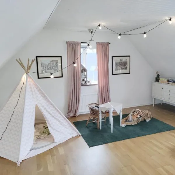 Storstugan nära havet, hotel v destinaci Ystad