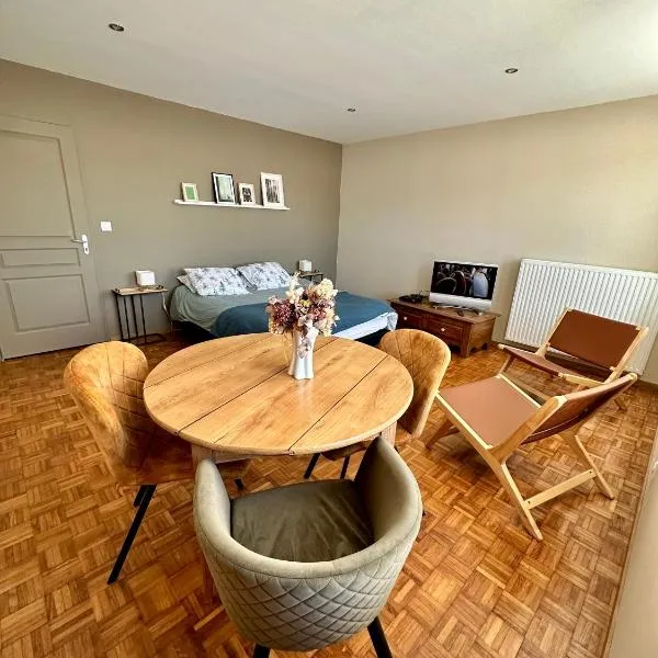 Le belvédère des deux lacs, hotel v destinaci Le Brey et Maison du Bois