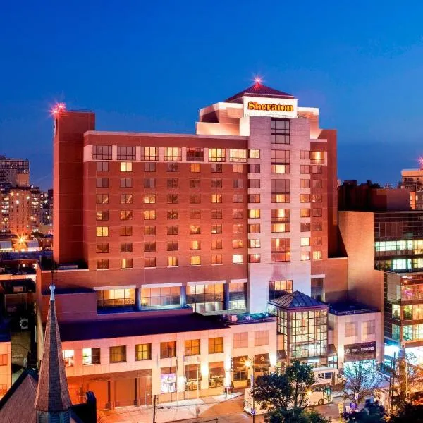 Sheraton LaGuardia East Hotel, hotel v Queensu