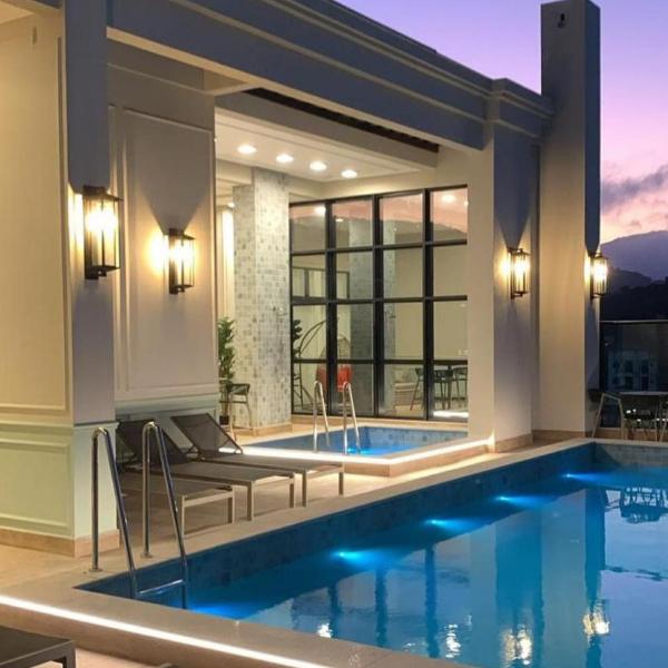 Luxuoso Apartamento com Rooftop Vista Mar, Piscina Aquecida e Ofurô