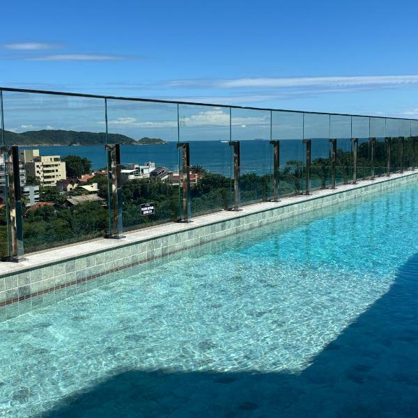 Apto luxo com piscinas aquecidas e jacuzzis perto do mar - Foto 4