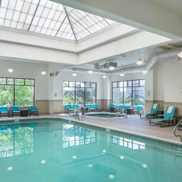 Residence Inn Portland Downtown/RiverPlace, khách sạn ở Portland