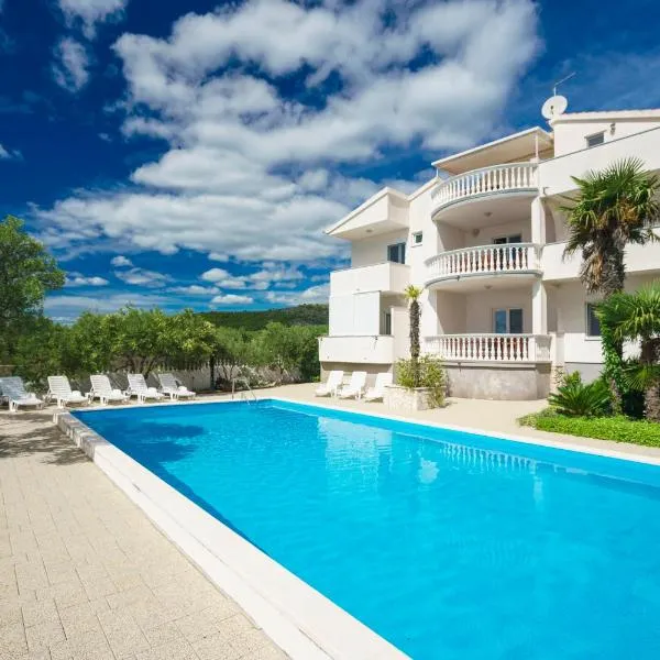 Apartments House Rina - 1, hotel em Vodice