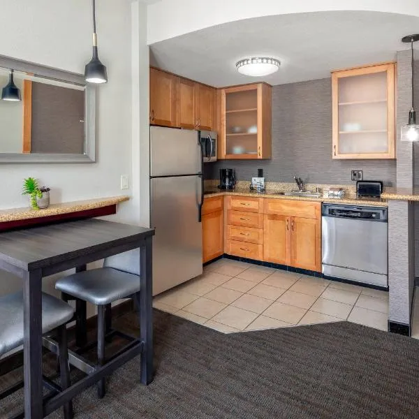 Residence Inn Phoenix NW/Surprise, hotel v destinaci Surprise