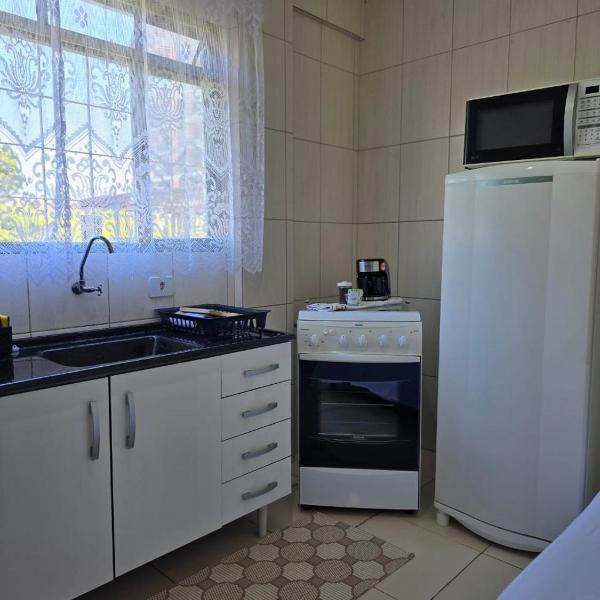 Edificio Hayannes - 01 Quarto - Cozinha - Banheiro - Garagem Coberta - Self Check in - Taxa Para Hospede Com Pets - Foto 4