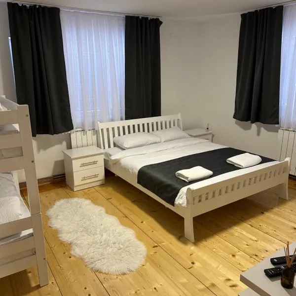 Kuća Marinković, hotel em Vlasenica