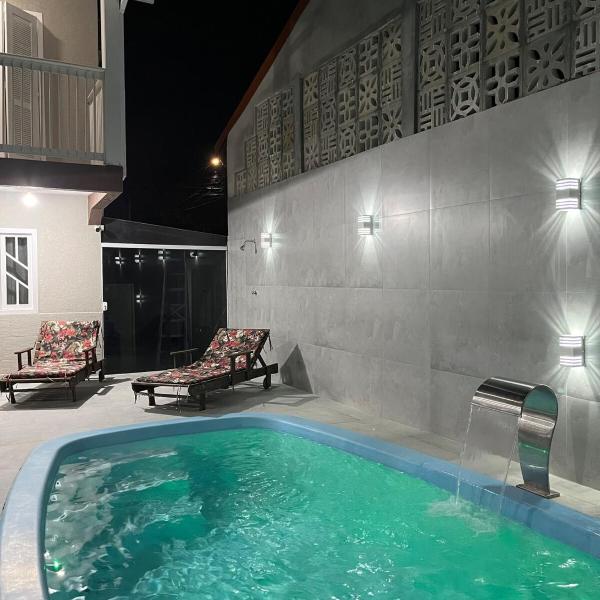 Casa com piscina para 12 pessoas